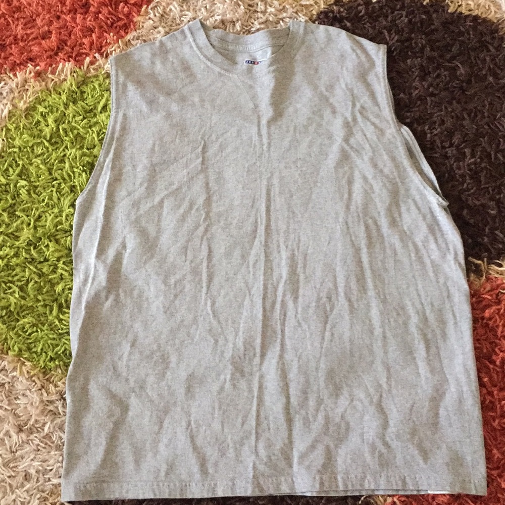 Great shape sleeve less tee
